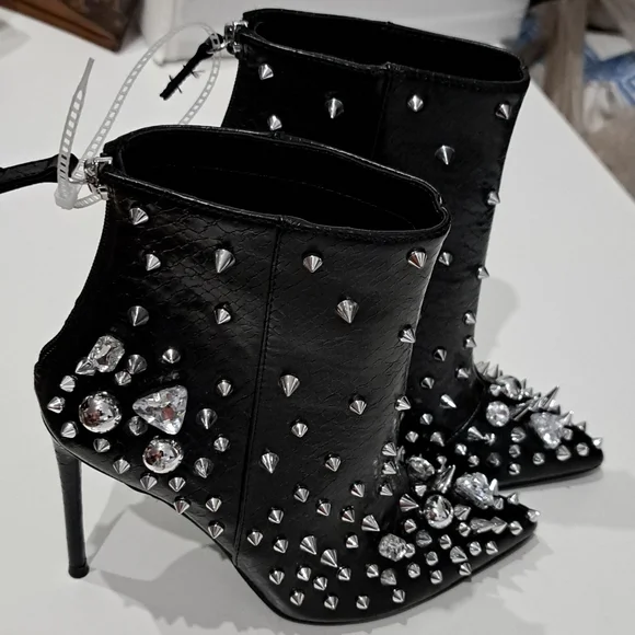 Steve Madden Viceroy Stiletto Heeled Ankle Boot - Picture 3 of 6